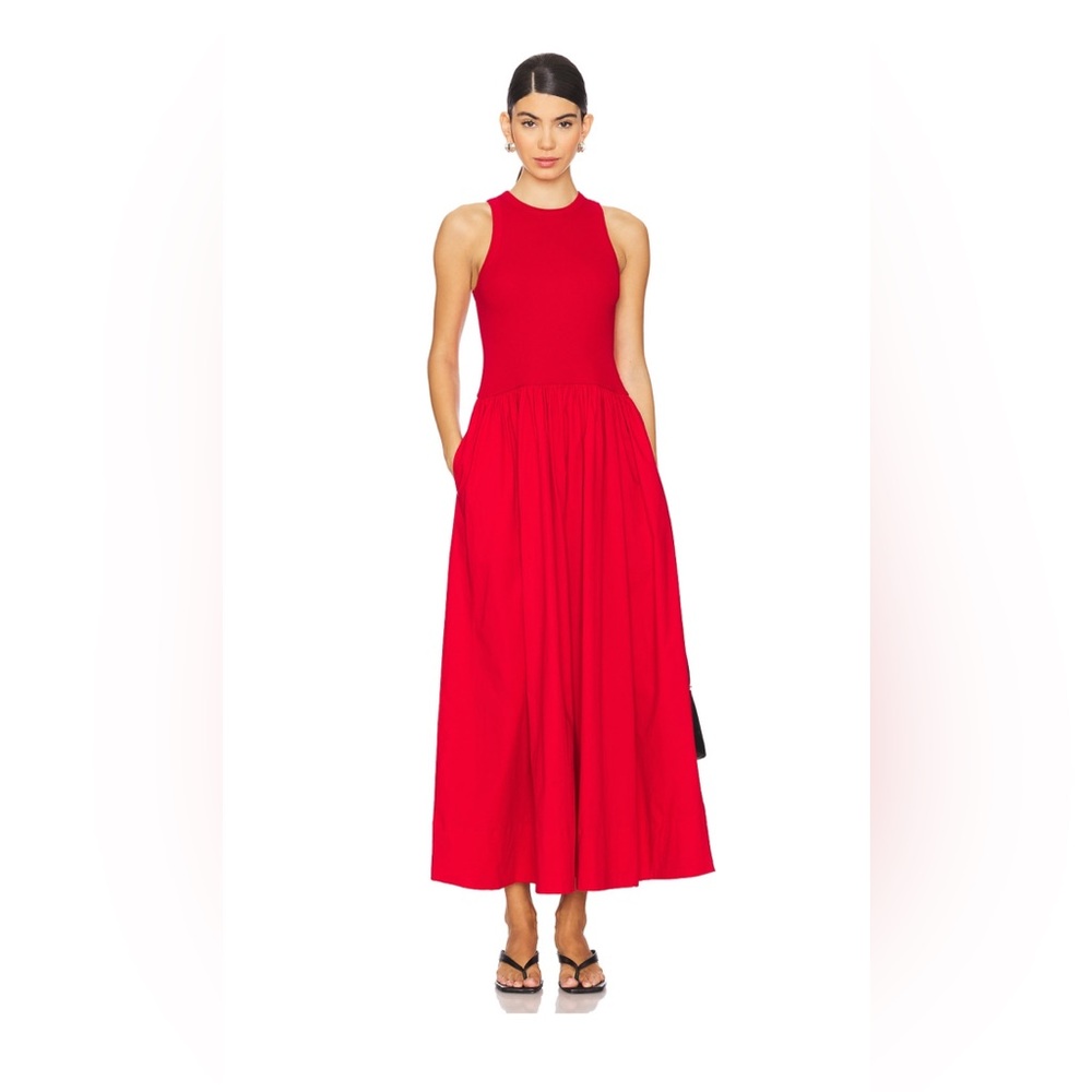 Chic Scarlet Sleeveless Maxi Dress